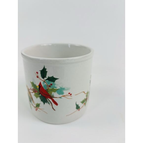 Small lidless porcelain crock with cardinals and holly wrapped around crock - Picture 2 of 11
